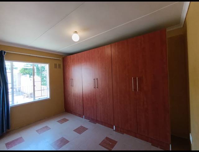 3 BEDROOM HOUSE FOR SALE IN NEWLANDS EAST